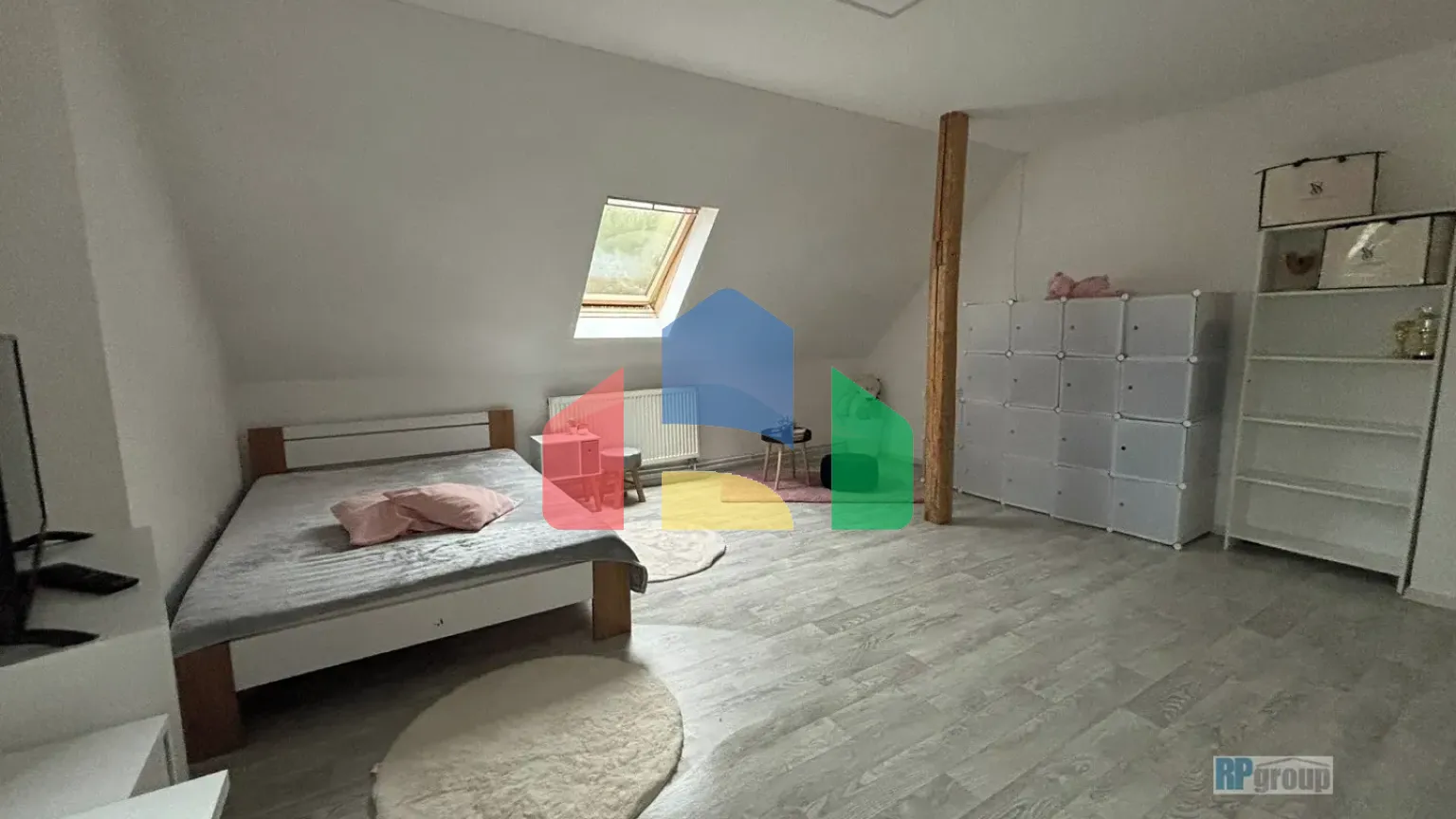 На продажу семейные дома 200 m², земельный участок 2284 m²