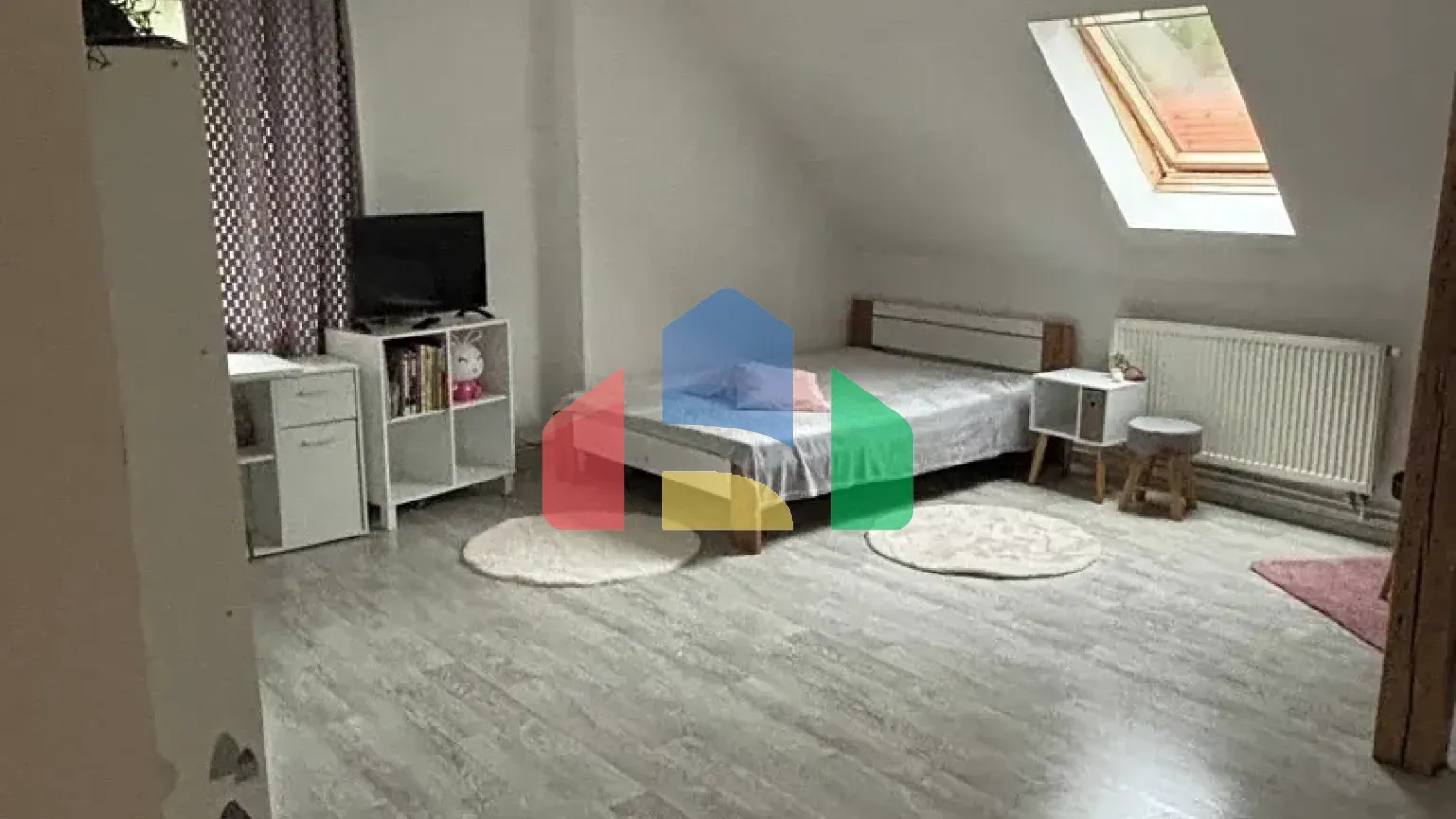 На продажу семейные дома 200 m², земельный участок 2284 m²