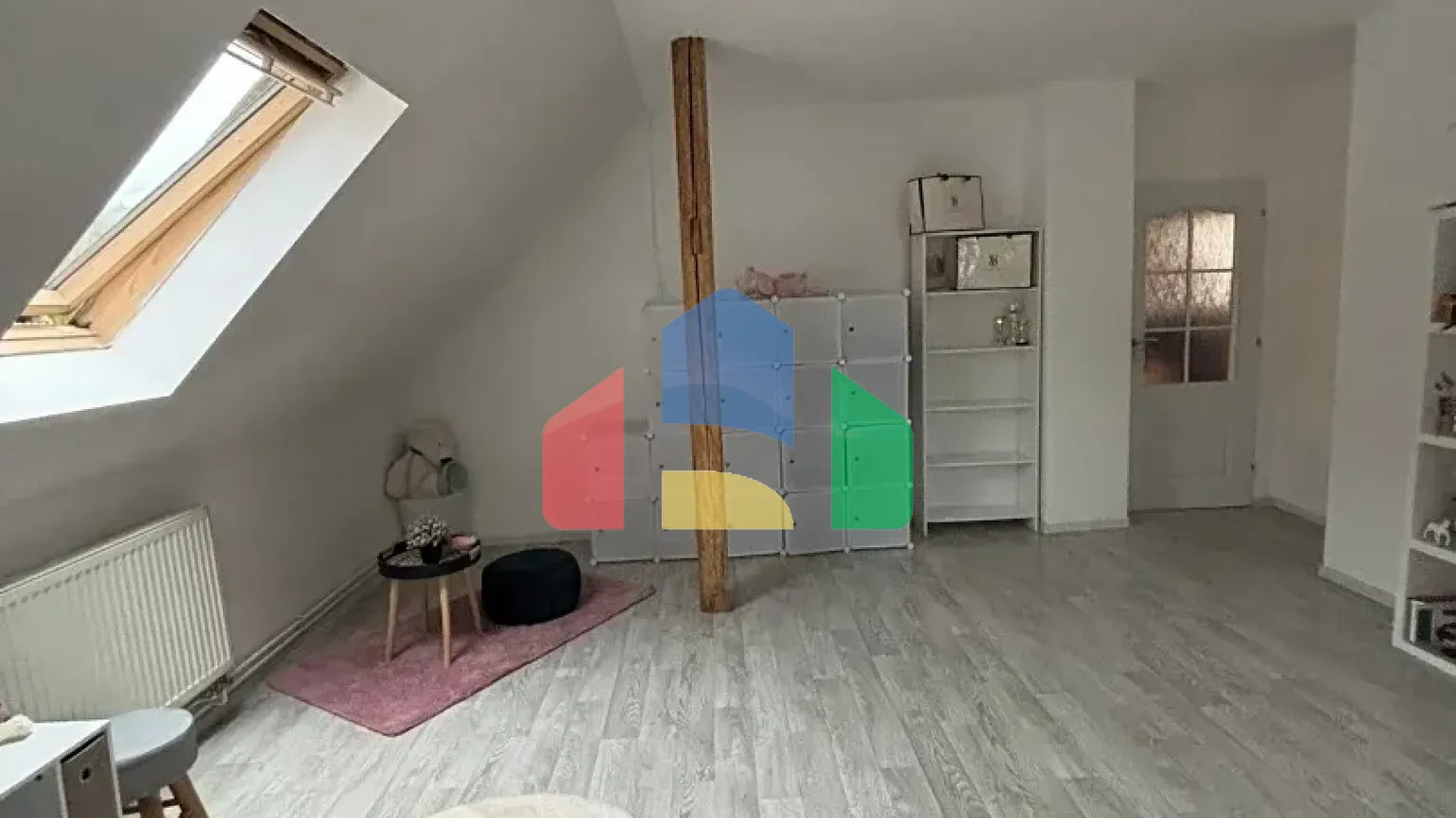 На продажу семейные дома 200 m², земельный участок 2284 m²