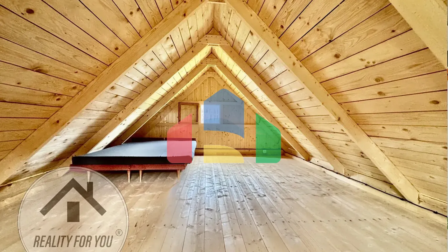 На продажу хижины 35 m², земельный участок 407 m²