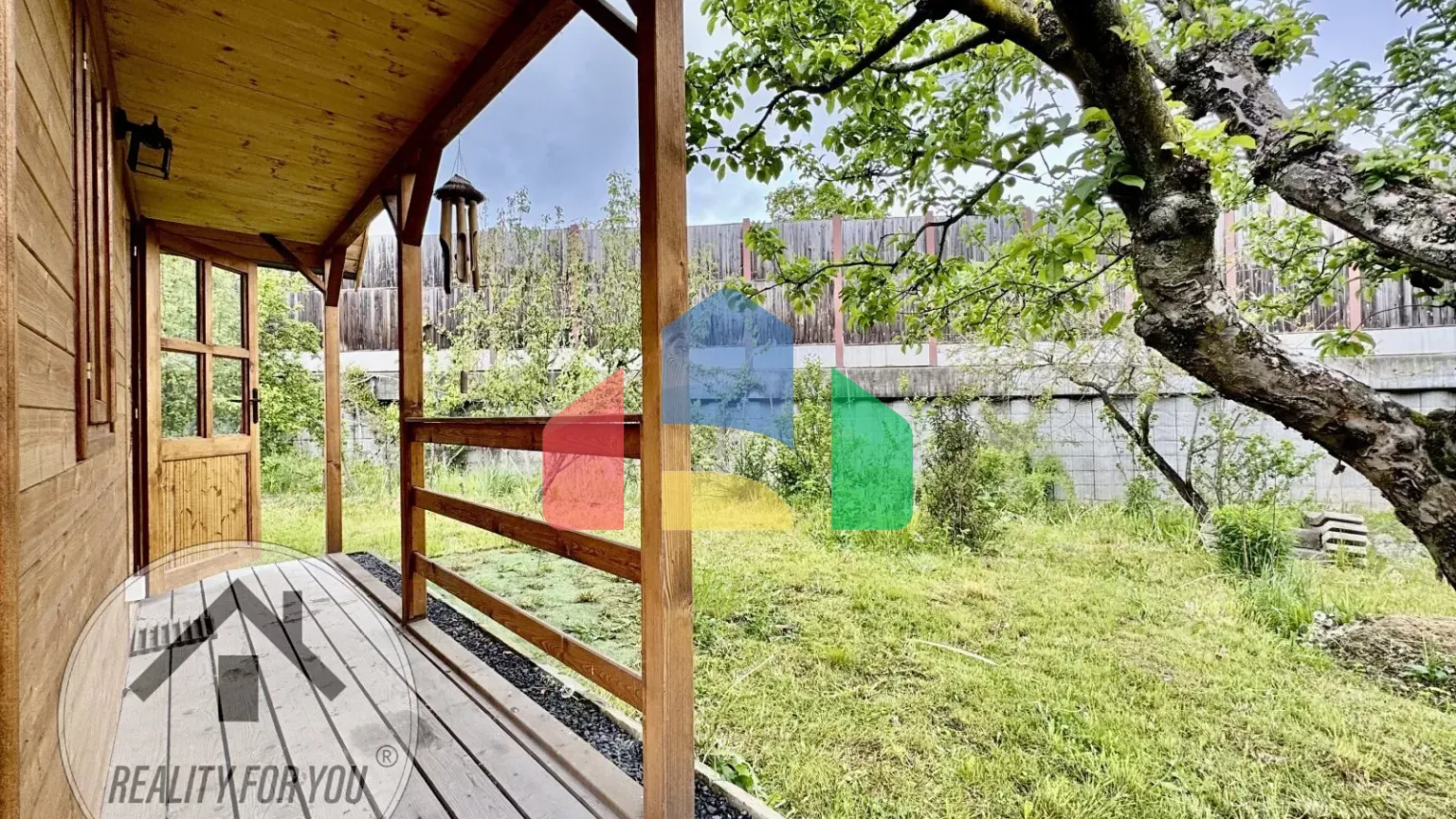 На продажу хижины 35 m², земельный участок 407 m²