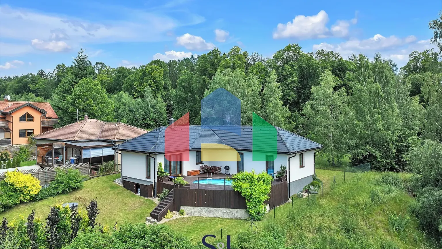 На продажу семейные дома 120 m², земельный участок 800 m²