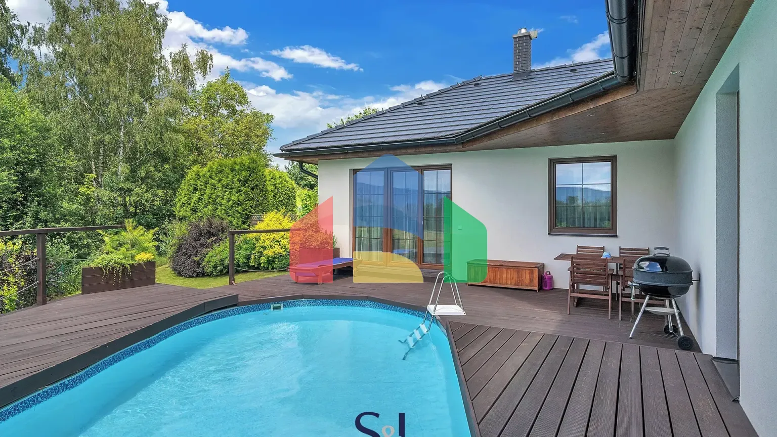 На продажу семейные дома 120 m², земельный участок 800 m²