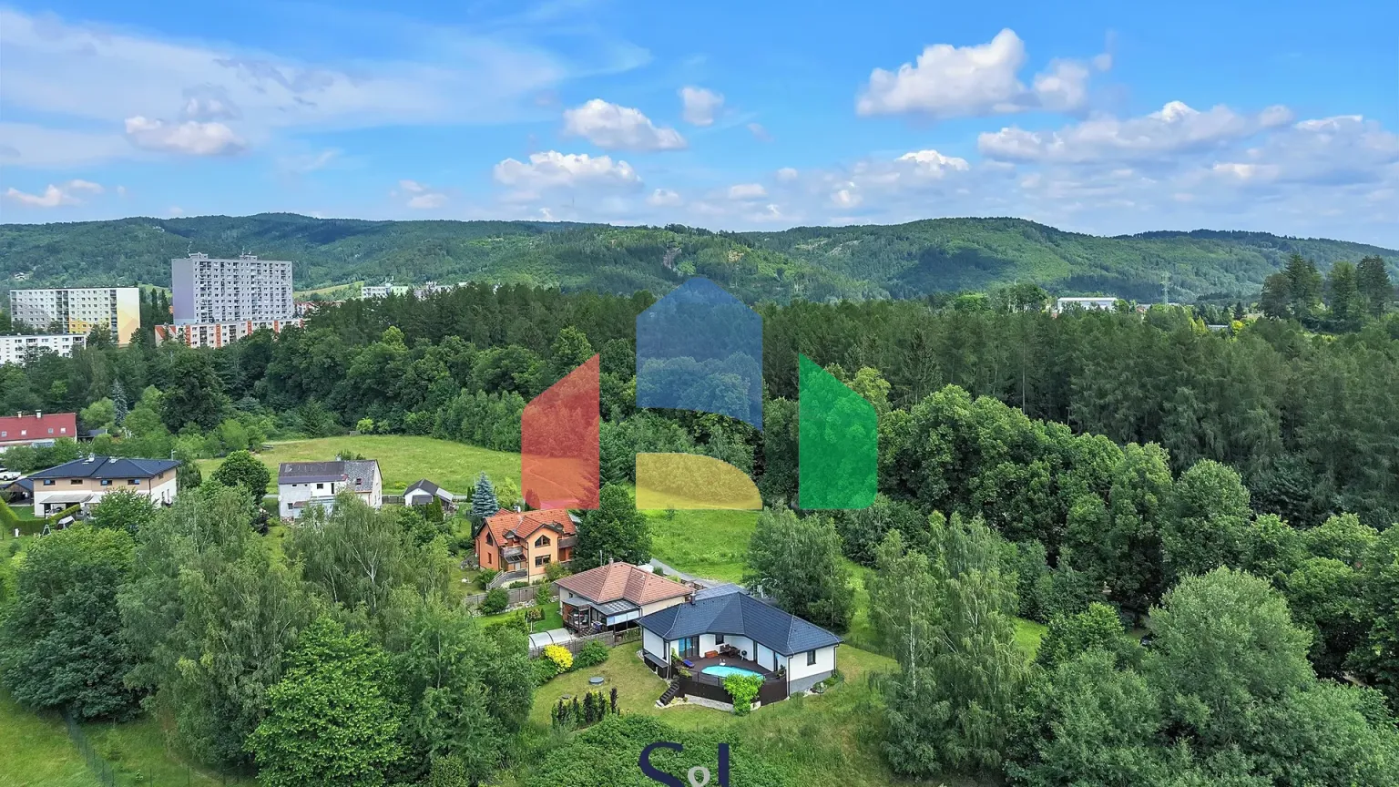 На продажу семейные дома 120 m², земельный участок 800 m²