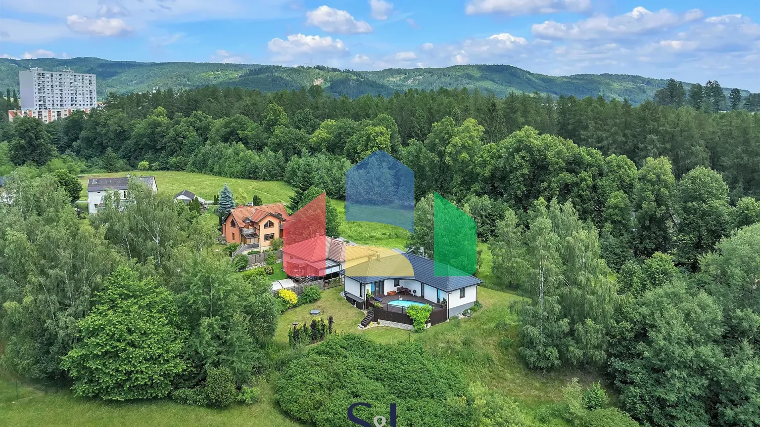 На продажу семейные дома 120 m², земельный участок 800 m²