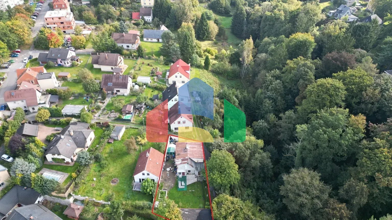 На продажу семейные дома 180 m², земельный участок 498 m²