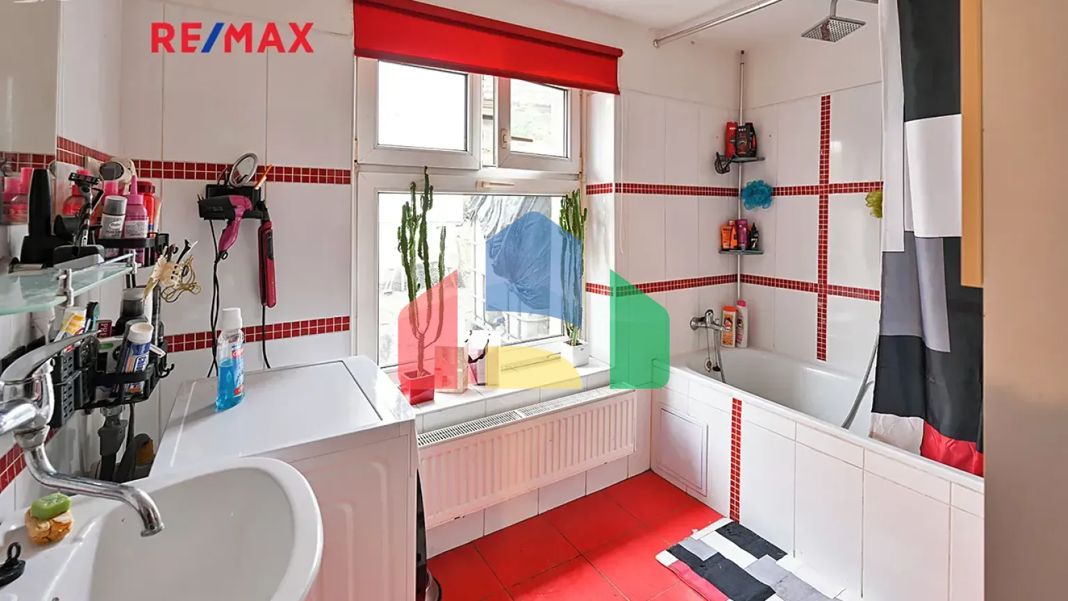 На продажу семейные дома 180 m², земельный участок 498 m²