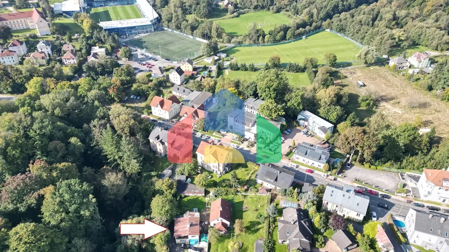 На продажу семейные дома 180 m², земельный участок 498 m²