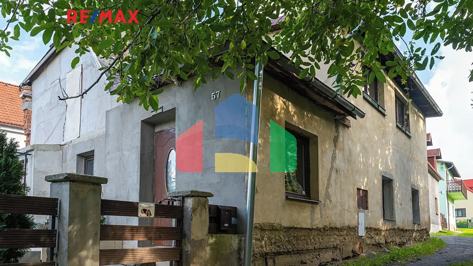 На продажу семейные дома 180 m², земельный участок 498 m²