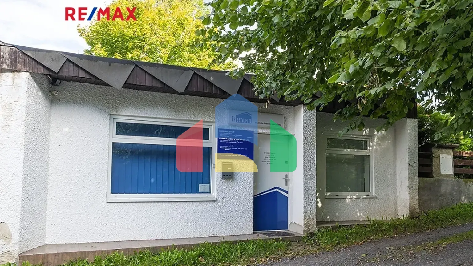 На продажу семейные дома 180 m², земельный участок 498 m²