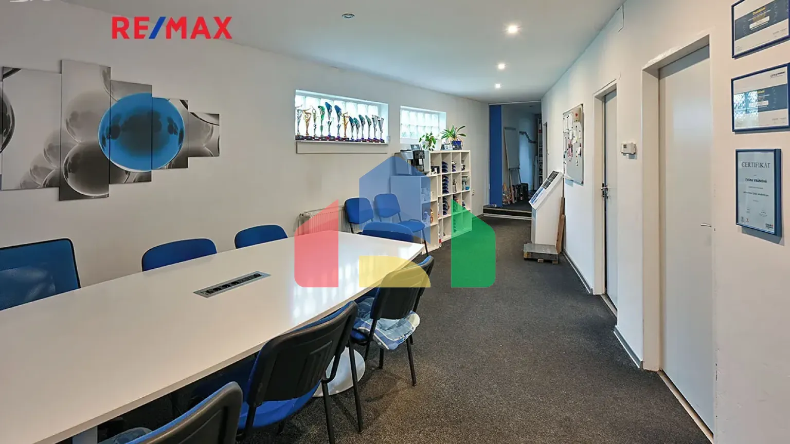 На продажу семейные дома 180 m², земельный участок 498 m²