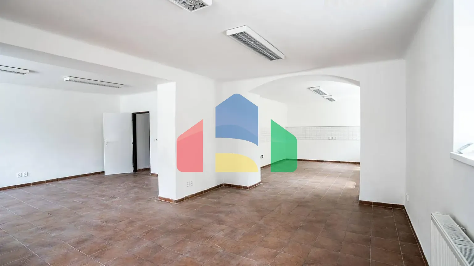 На продажу торговые помещения 98 m²