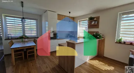 На продажу семейные дома 213 m², земельный участок 873 m²