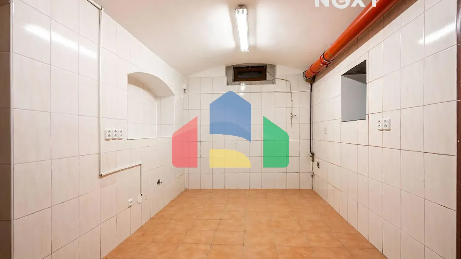 На продажу торговые помещения 204 m²