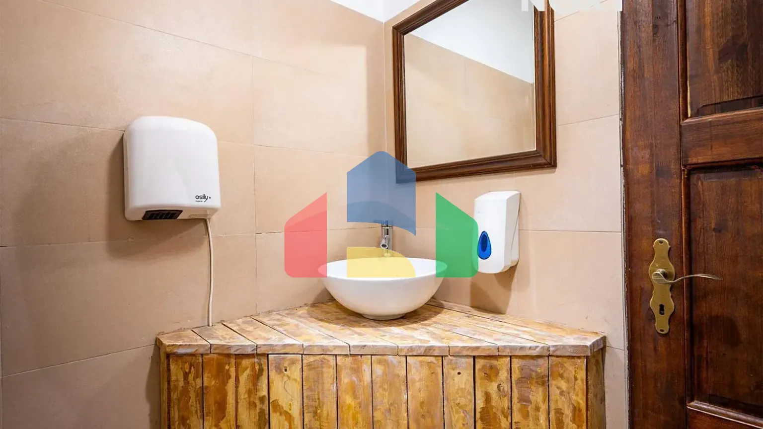 На продажу торговые помещения 204 m²