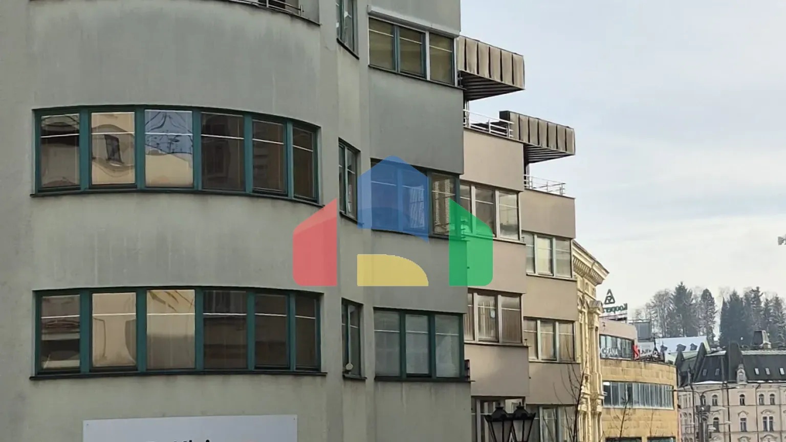 На продажу торговые помещения 154 m²