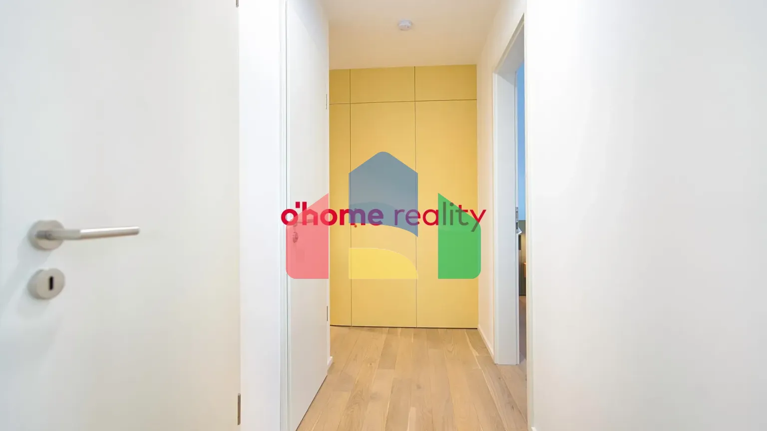 На продажу квартира 2-комн. студия 65 m²