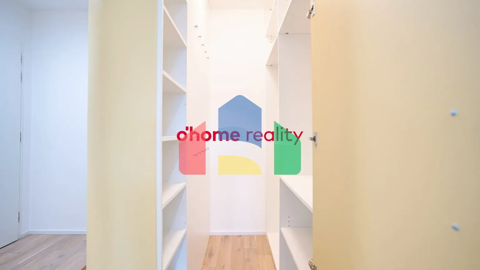 На продажу квартира 2-комн. студия 65 m²