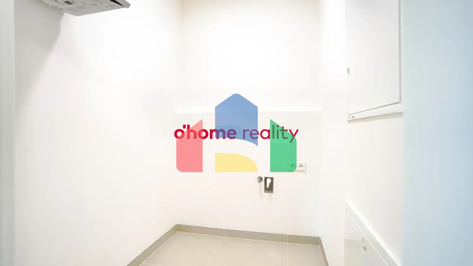 На продажу квартира 2-комн. студия 65 m²