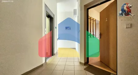 На продажу квартира 3-комн. студия 66 m²