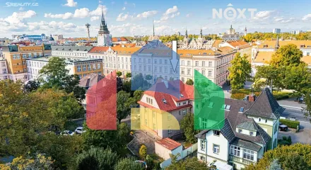 На продажу виллы 350 m², земельный участок 1115 m²