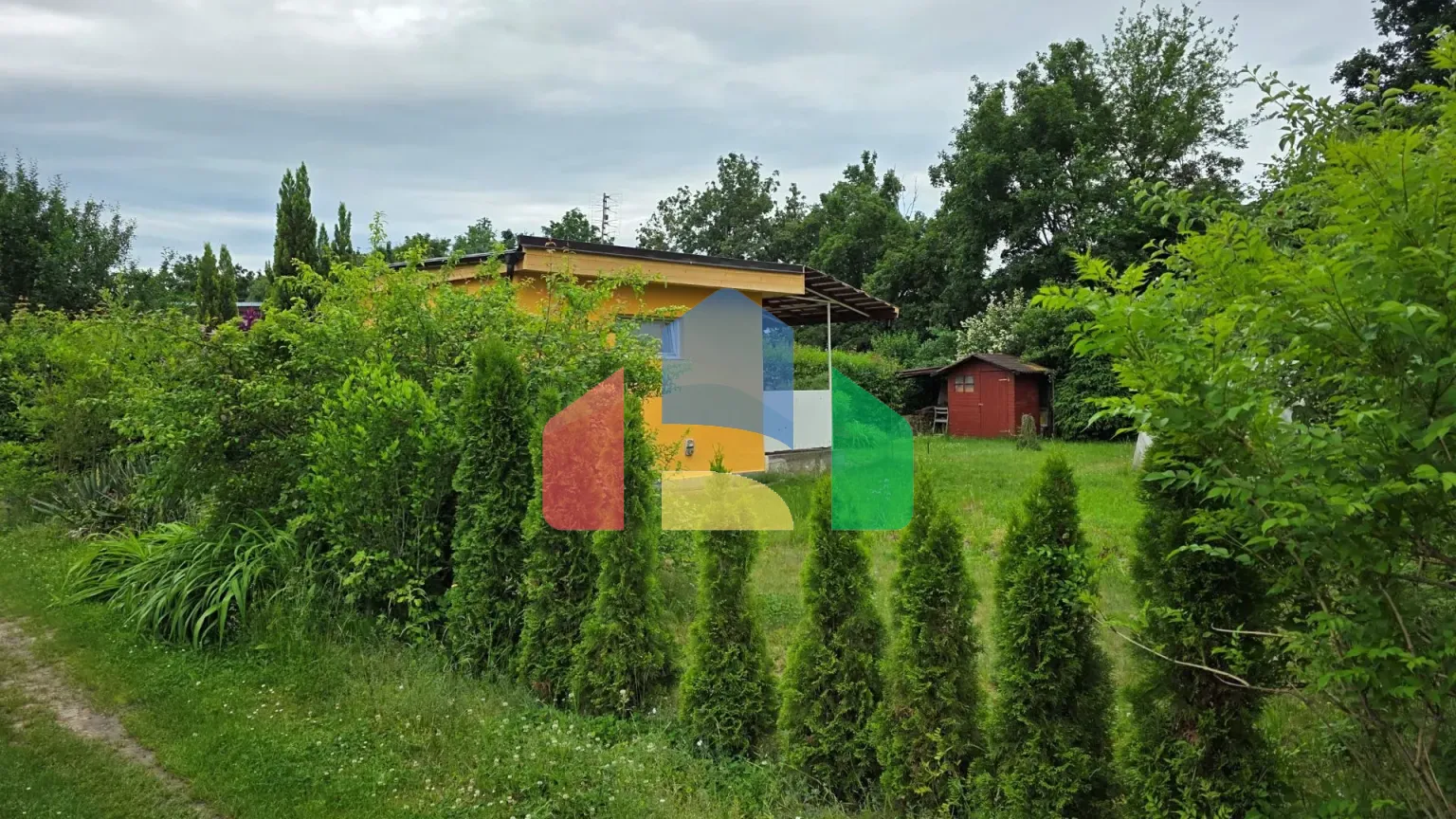 На продажу сады 400 m²