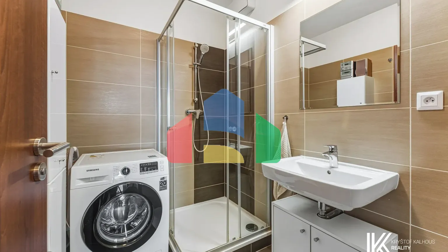 На продажу квартира 2-комн. студия 53 m²