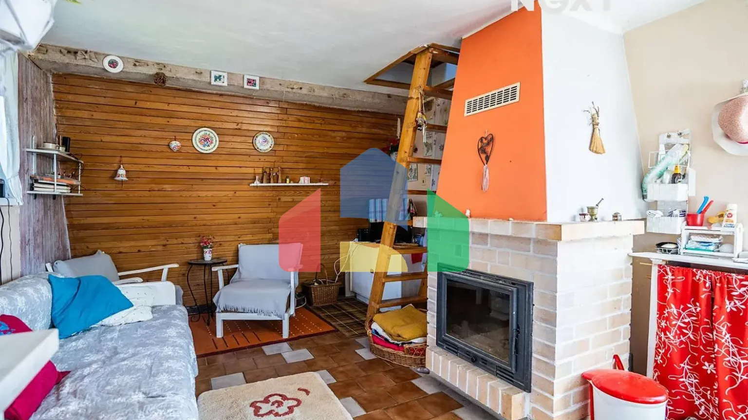 На продажу хижины 30 m², земельный участок 435 m²