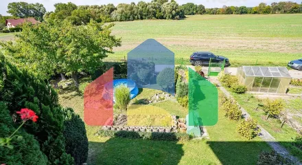 На продажу хижины 30 m², земельный участок 435 m²