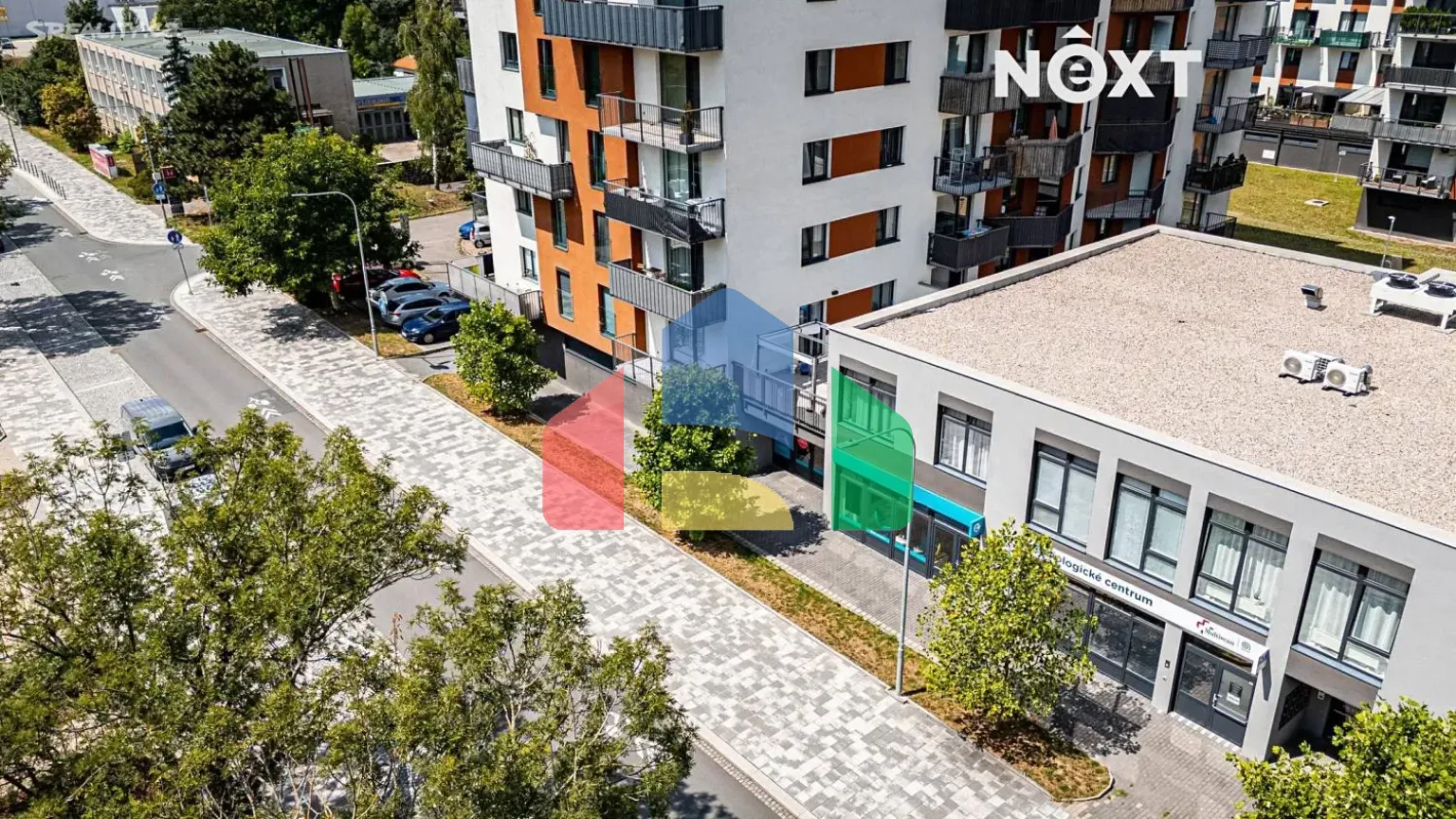 На продажу торговые помещения 200 m²