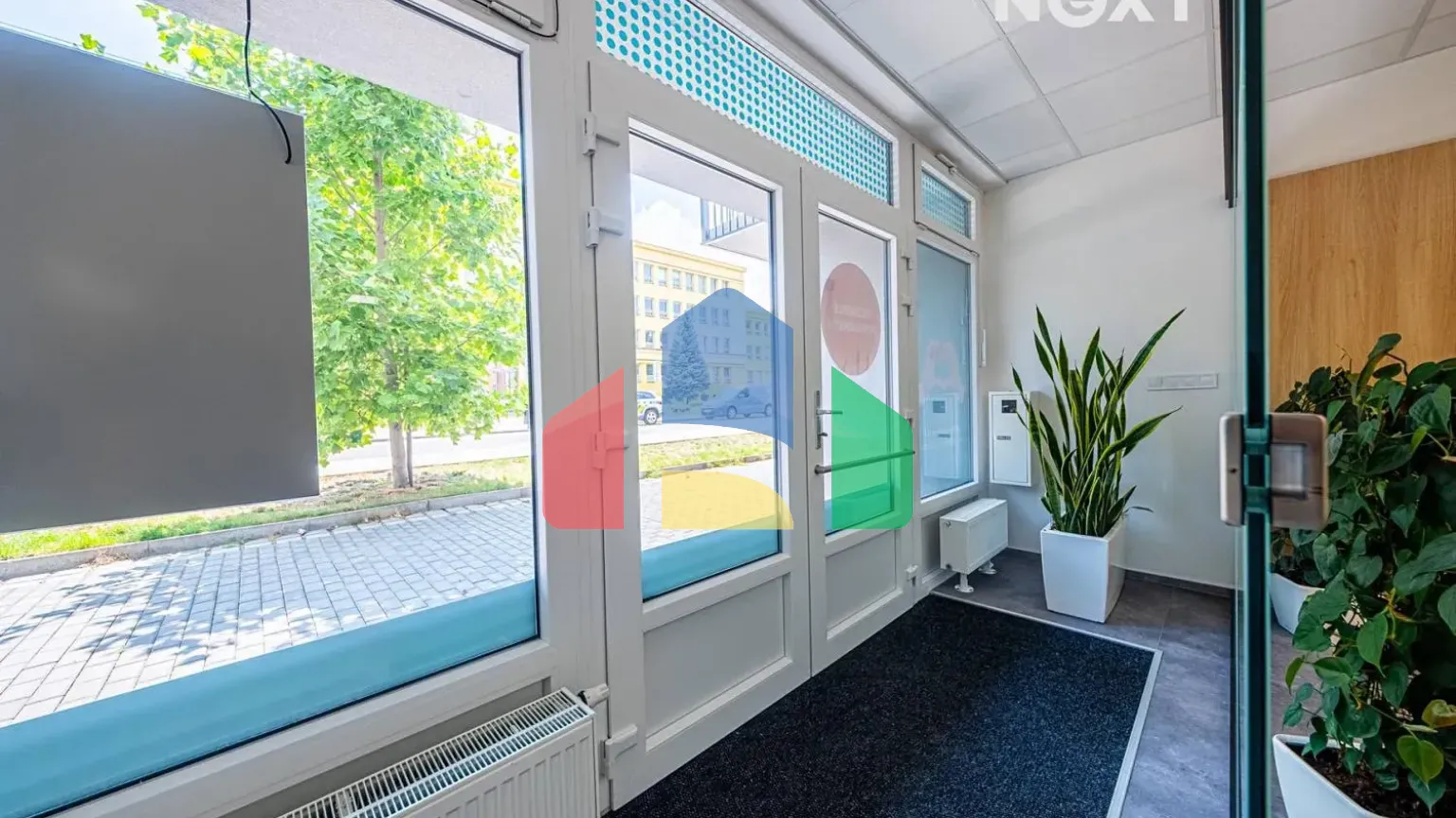 На продажу торговые помещения 200 m²