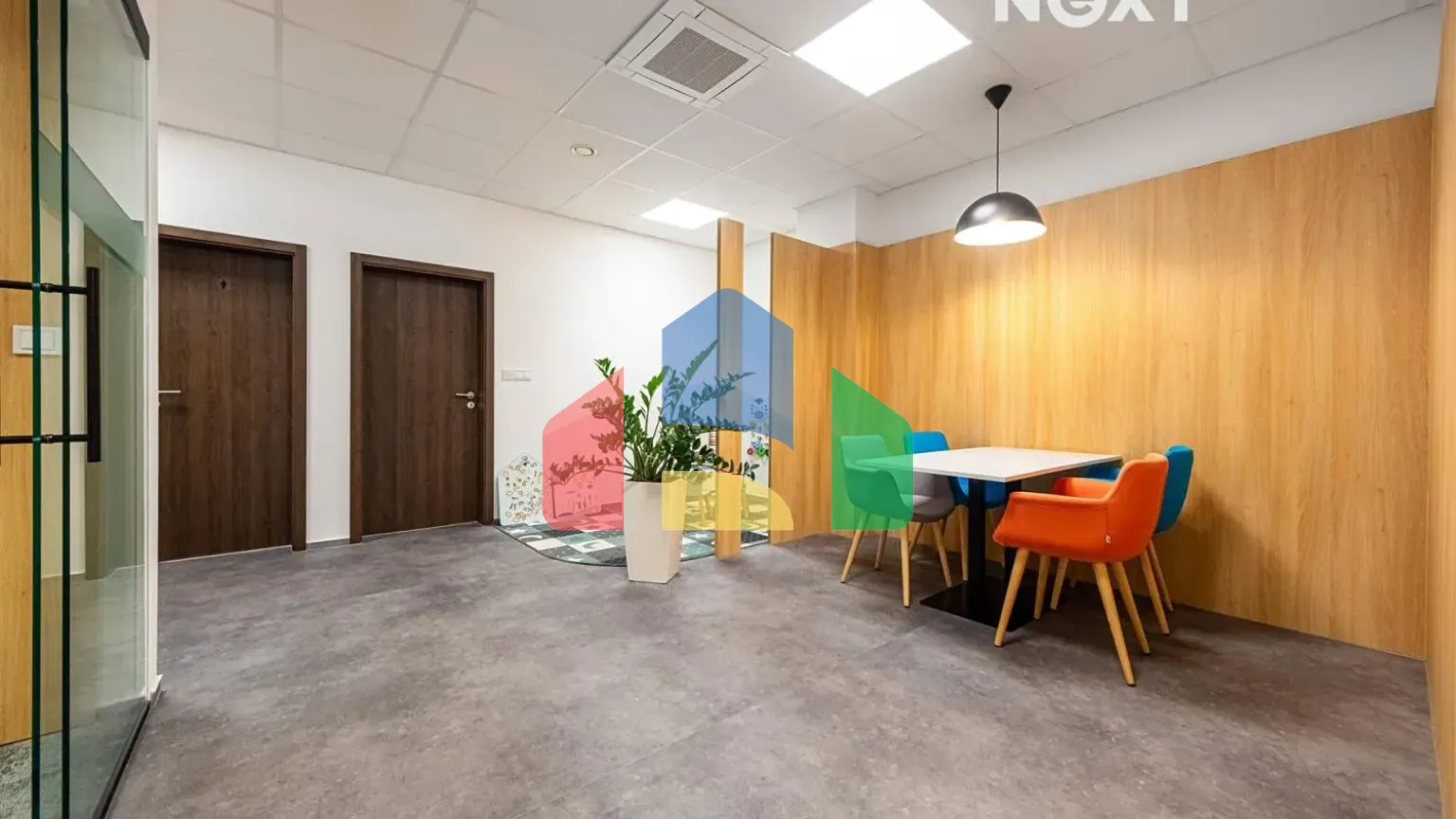 На продажу торговые помещения 200 m²