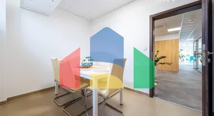 На продажу торговые помещения 200 m²