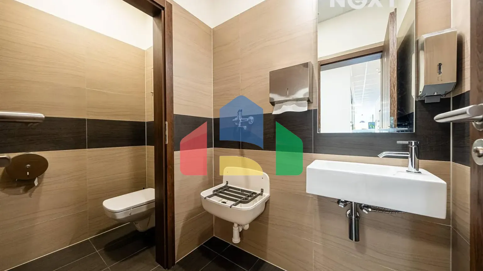 На продажу торговые помещения 200 m²