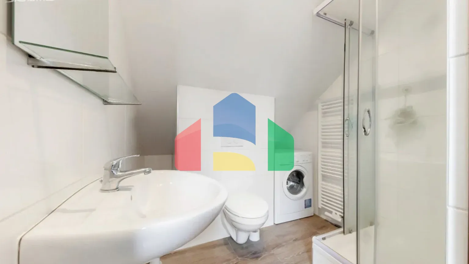 На продажу многоквартирные дома 898 m²