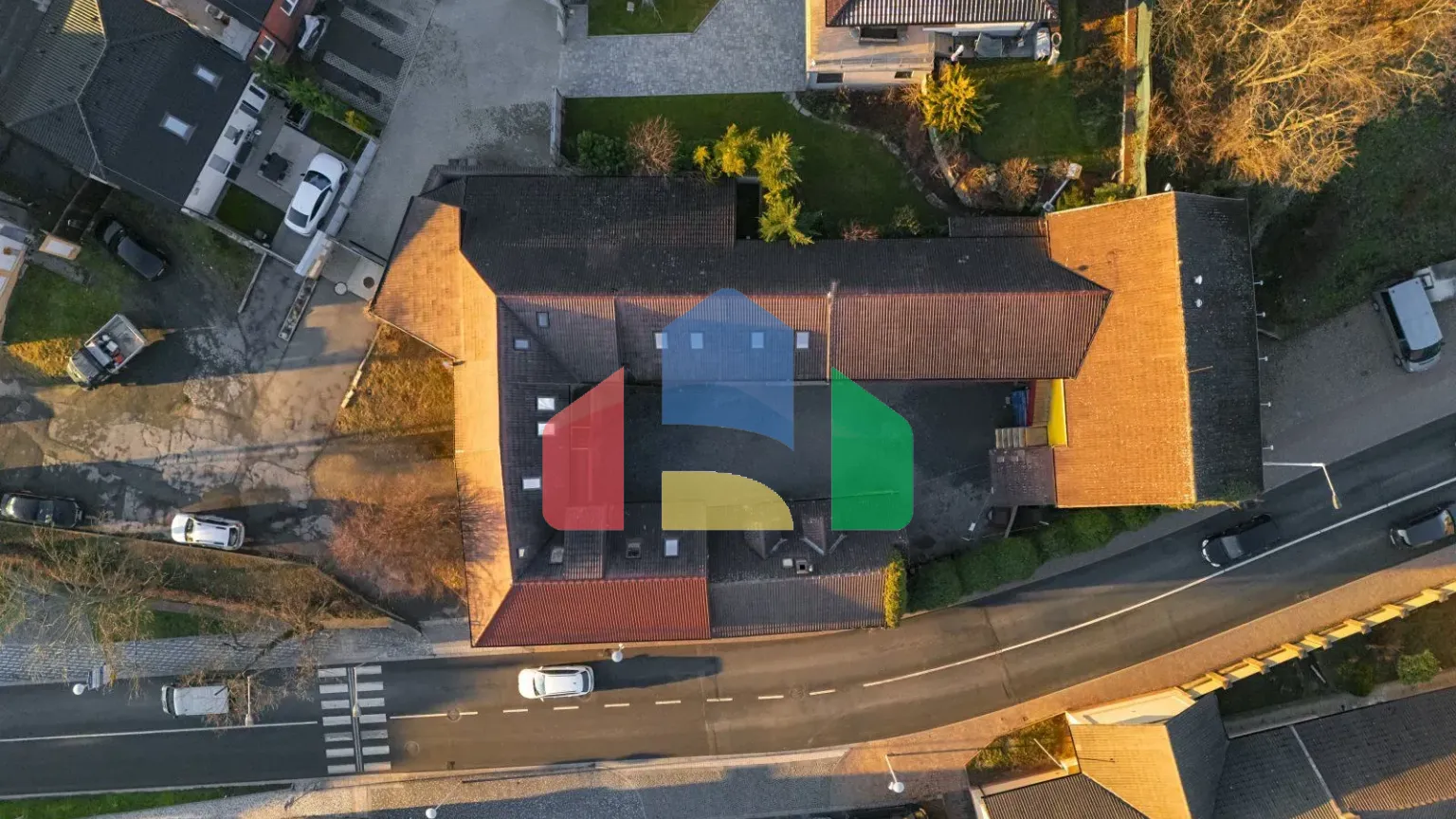 На продажу многоквартирные дома 898 m²