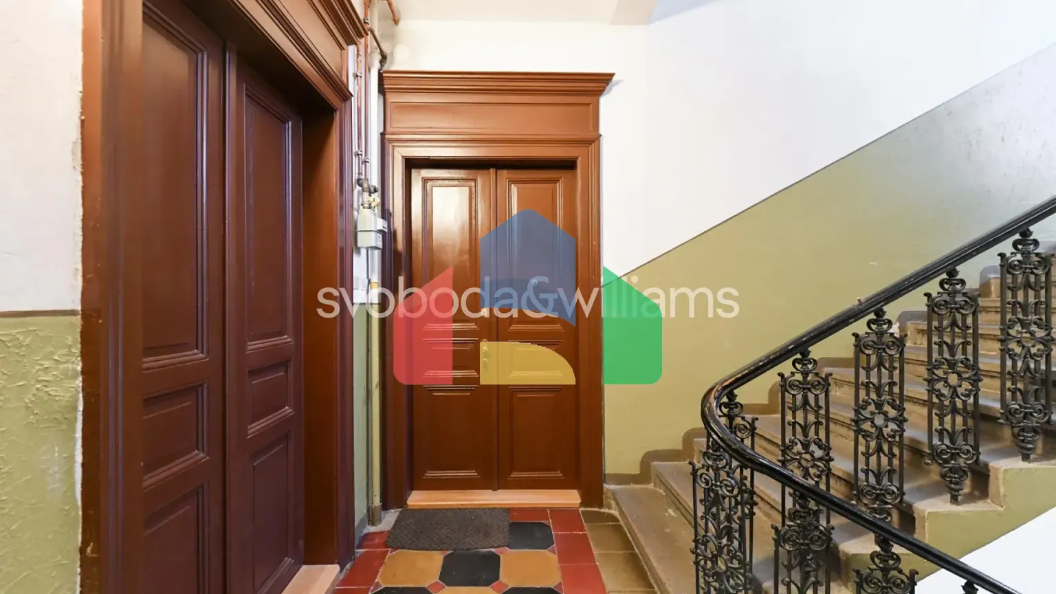 На продажу многоквартирные дома 947 m²