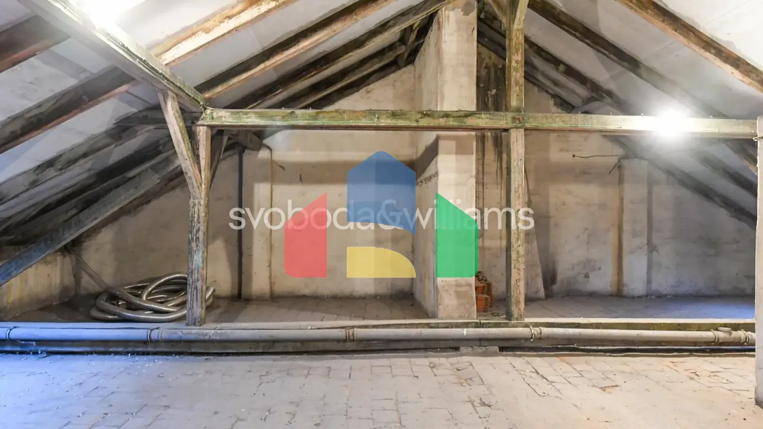 На продажу многоквартирные дома 947 m²