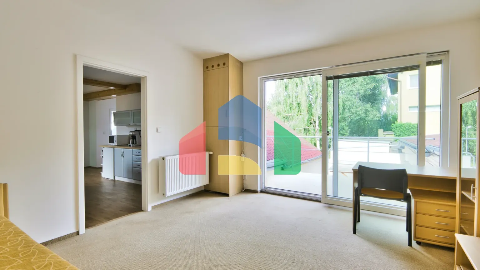 На продажу торговые помещения 402 m²