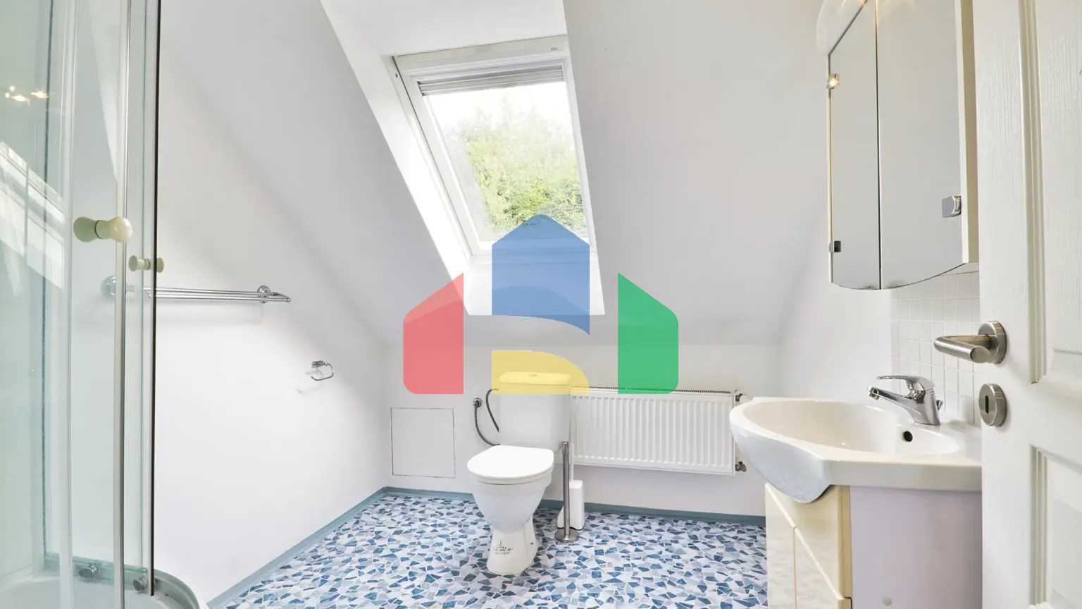 На продажу торговые помещения 402 m²