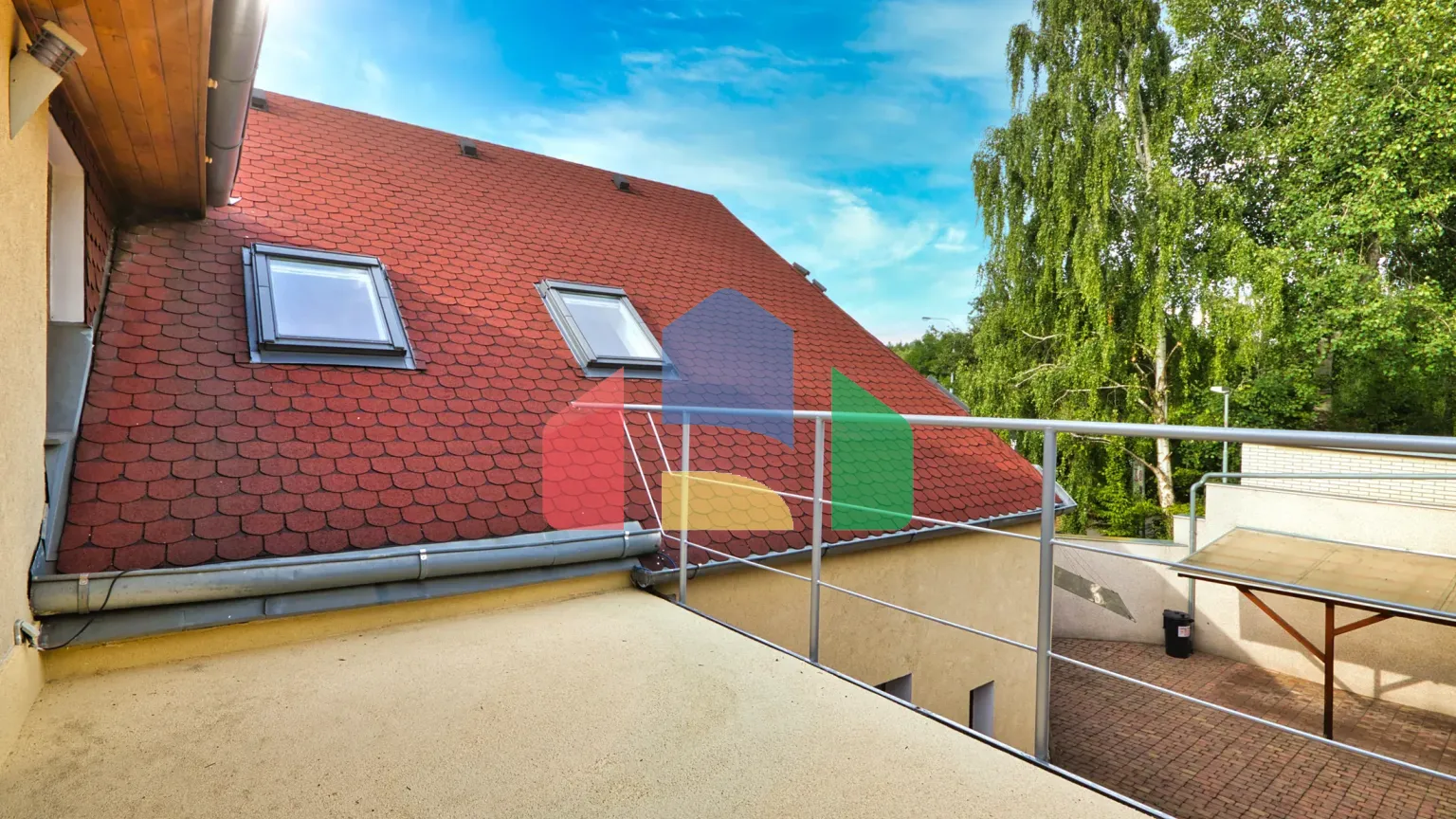 На продажу торговые помещения 402 m²