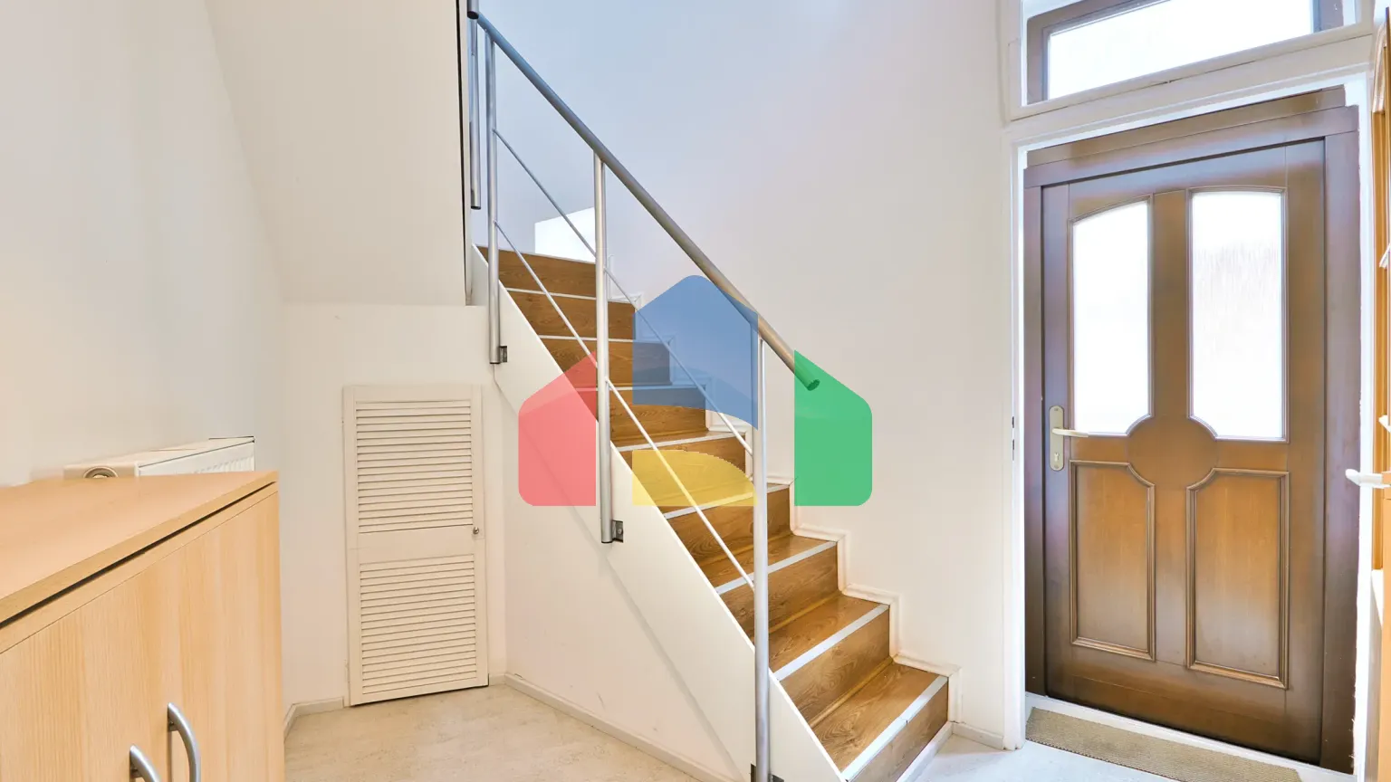 На продажу торговые помещения 402 m²