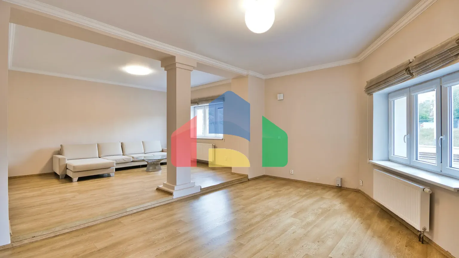 На продажу торговые помещения 402 m²