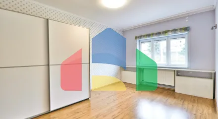 На продажу торговые помещения 402 m²