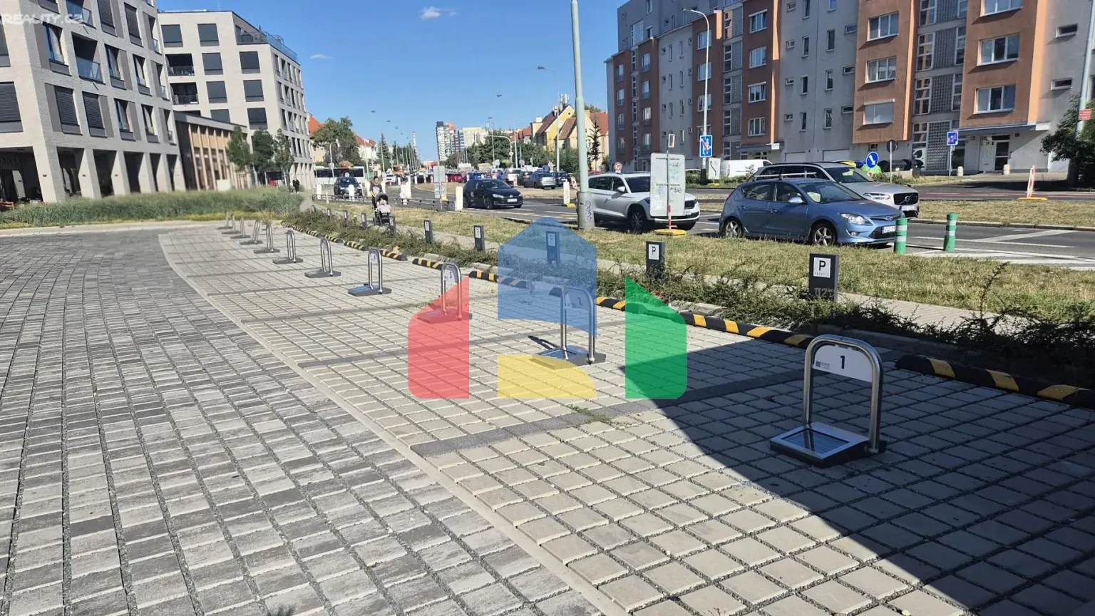 На продажу парковки 13 m²