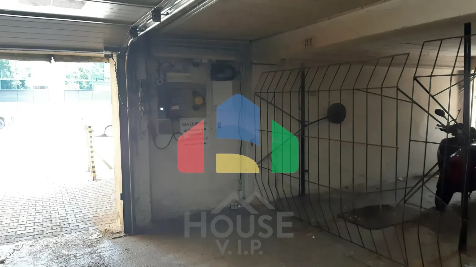 На продажу гаражи 14 m²