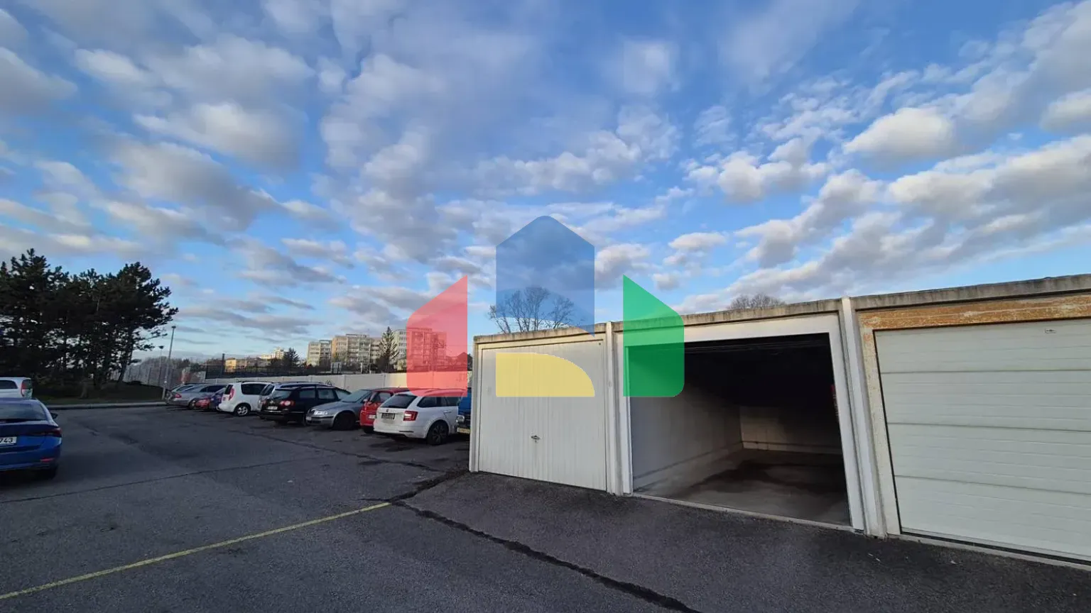 На продажу гаражи 16 m²