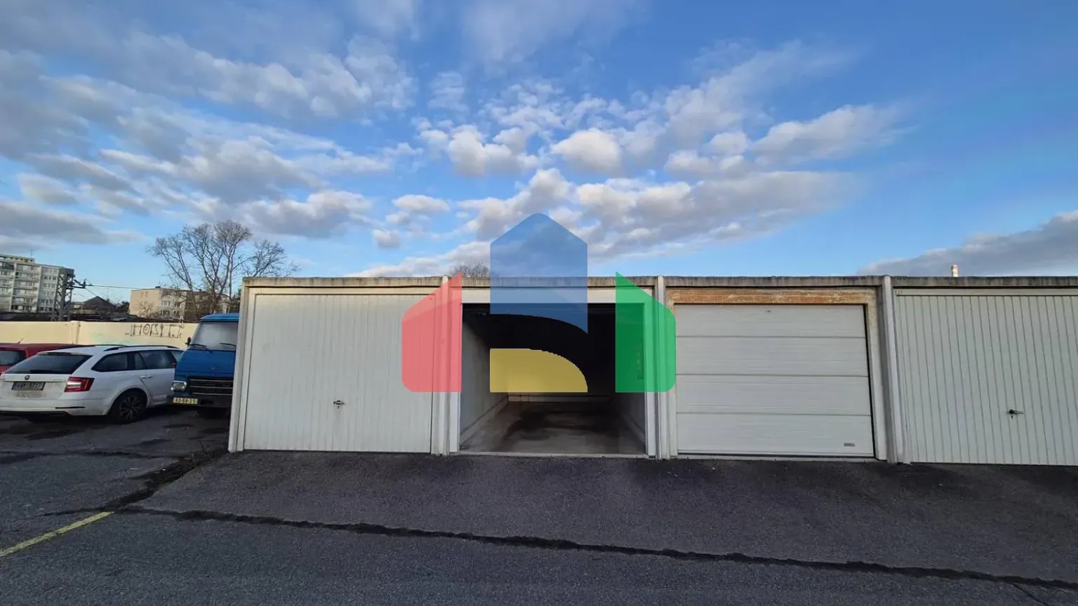 На продажу гаражи 16 m²