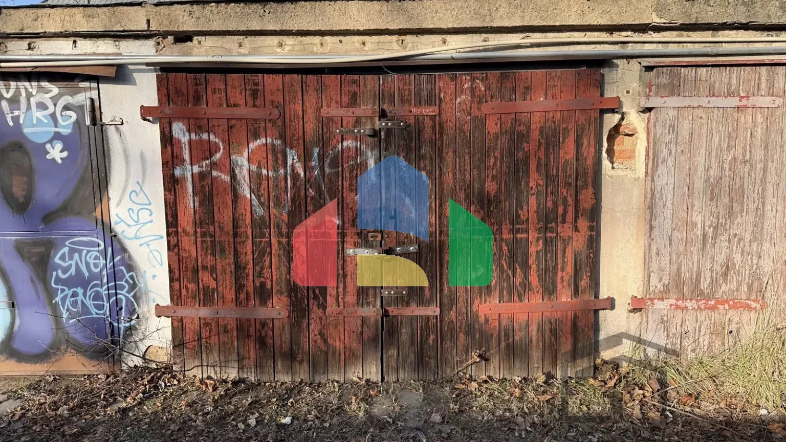 На продажу гаражи 18 m²