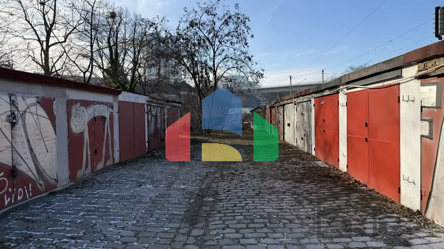 На продажу гаражи 18 m²